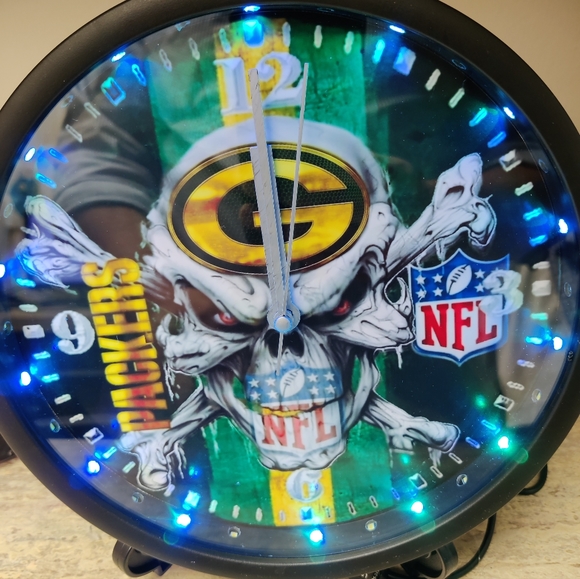 Green Bay Packers clock - Picture 5 of 12